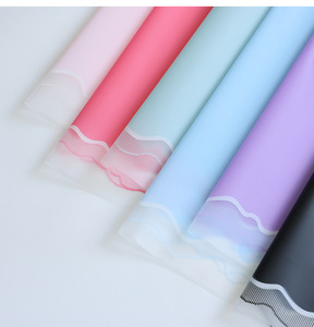 JOYWOOD Papier d'emballage imperméable à l'eau de style coréen personnalisé pour bricolage bouquet de <span class=keywords><strong>fleurs</strong></span> fournitures de fleuriste pour emballage de vin et de thé - Product Image 2
