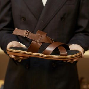 Nouvelles sandales pour hommes grande taille respirantes en cuir de vache véritable avec boucle auto-agrippante, confortables et souples, style pieds nus - Product Image 2