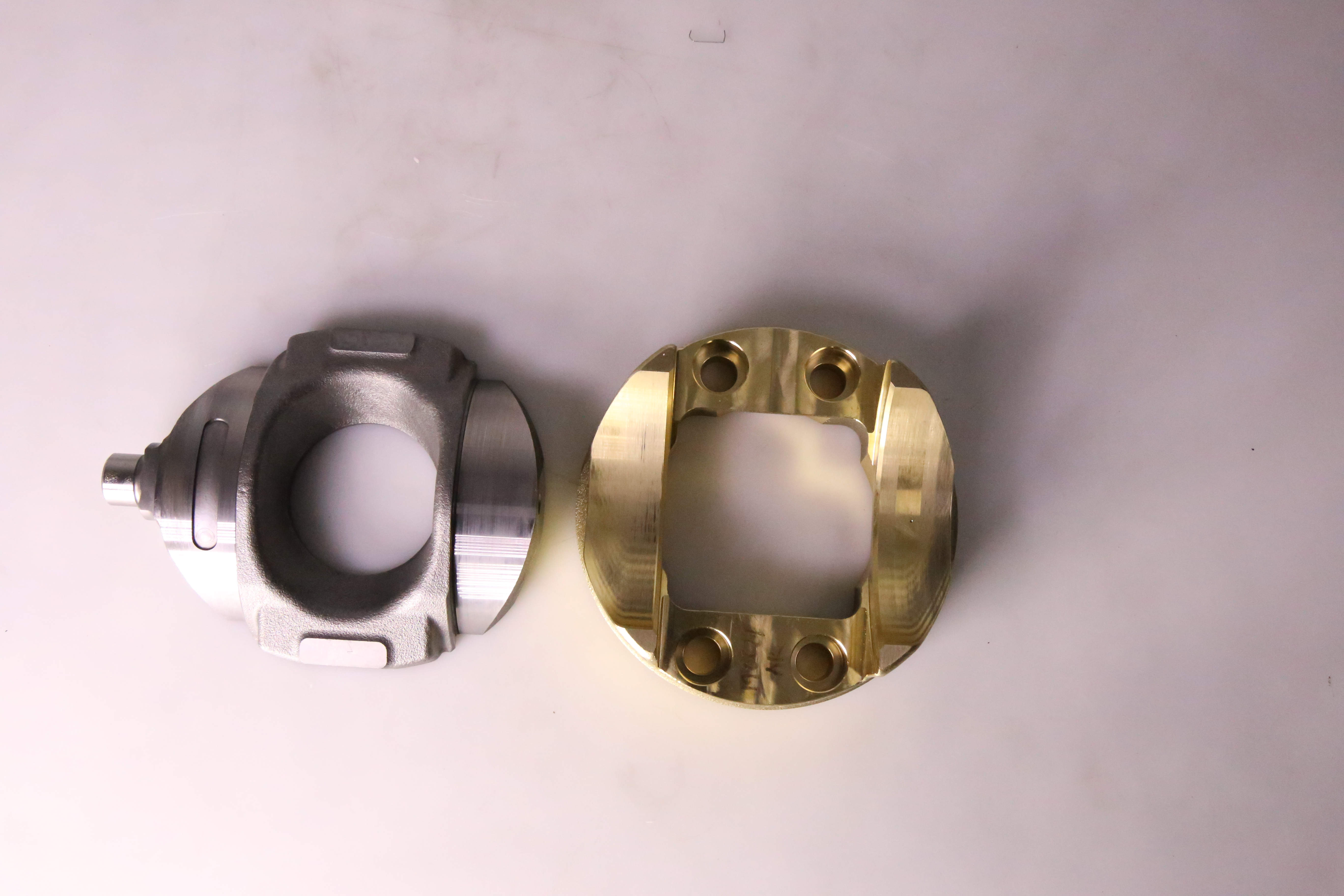 かをりん② 708-2L-06630 Main Pump Cradle Ass'y for Komatsu Excavators