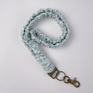 Venta al por mayor cadenas de intestino grueso Scrunchie Lanyard cordones de cuello largo cordón hecho a mano - Product Image 6