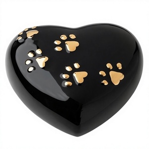 Urna de cremación para mascotas en forma de corazón negro con huellas doradas de pata, diseño personalizado, urna de recuerdo para cenizas de mascotas. - Product Image 1
