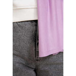 Bufanda de algodón lila para mujer, estilo chal tradicional de longitud media - Product Image 1