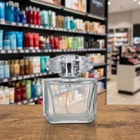 Flacon de parfum rectangulaire en verre dégradé de luxe 100 ml, col de 13 mm, impression sérigraphique, pulvérisateur à pompe avec estampage doré, marque QF, huile essentielle
