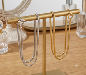 Adornos de lujo para el cuello con diseño de serpiente pulida, adornos de cuello con patrón de serpiente liso chapados en oro de primera calidad, equipados con un cierre redondo seguro - Product Image 5