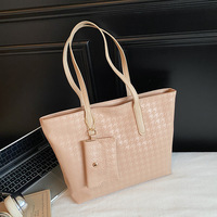Ensemble deux pièces tendance : Sac de grande capacité et sac à dos simple en polyester imperméable rouge pour filles