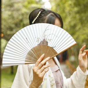 Abanico de verano plegable de bambú pintado a mano ecológico Fatingna, decoración de Ángel tallado de estilo antiguo chino de la dinastía Han - Product Image 2