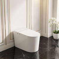 WC intelligent moderne en céramique de haute qualité avec télécommande, chasse d'eau automatique double, siège chauffant, technologie de détection et siphon en P