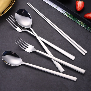 Juego de 3 piezas de cubiertos portátiles coreanos de acero inoxidable 304 (cuchara, tenedor y palillos), utensilios de comedor de mango largo para estudiantes, ideales para viajes. - Product Image 4