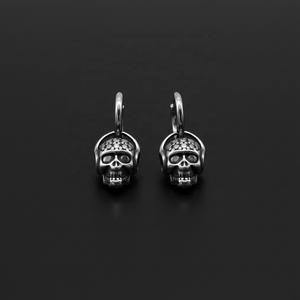 Pendientes Personalizados para Hombre, Acero Inoxidable 316L, Hipoalergénicos, Chapados en Oro, con Diseño de Calavera y Daga, Estilo Punk Gótico Vintage, para Regalo - Product Image 1