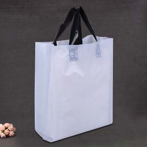 Bolsa de Embalaje de Plástico Esmerilado con Cierre y Logotipo Personalizado Impreso para Ropa, Prendas y Camisetas - Product Image 3