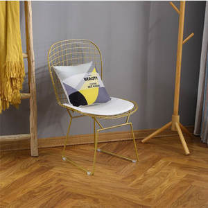 Parquet en bois massif moderne à chevrons, économique, antidérapant et ignifuge pour salon, maison locative, dortoir - Product Image 3