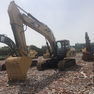 Excavadora Usada Caterpillar de 25 Toneladas, Modelo 325C/325B, con Motor Cummins, Bomba Hidráulica y Caja de Cambios en Shanghái - Product Image 2
