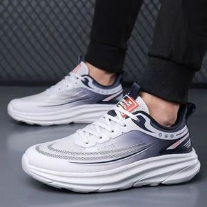 Nouvelles baskets d'été 2025 pour hommes, respirantes en maille, ultra-légères, amortissantes, à bout rond, imprimées en couleur unie, pour étudiants - Product Image 4