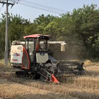 Utilisé pour une moissonneuse-batteuse à riz de 120 CV avec climatisation, moteur et boîte de vitesses pour une productivité élevée dans la culture du maïs, du soja et du blé