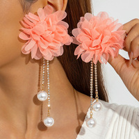 Boucles d'oreilles pendantes bohèmes en mousseline rose corail plaquées or pour femmes, grandes fleurs, perles, strass et pompons, style statement, vente en gros