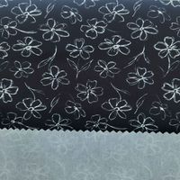 Tissu sergé imprimé numérique 100% coton 185GSM, doux et respirant, motif floral à pois dessiné à la main pour pyjamas et robes pour femmes et enfants
