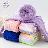 Chaussettes japonaises épaisses en polaire corail au-dessus du genou, chaudes, pour femmes, à rayures, à pois, unies