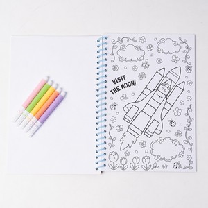 Livres de <span class=keywords><strong>coloriage</strong></span> pour enfants sur le thème des vaisseaux spatiaux, design artistique transfrontalier personnalisé en usine, impression sur papier cartonné - Product Image 1