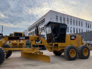 เกรดเดอร์ CAT 140K ผลิตในญี่ปุ่นคุณภาพพรีเมียม เครื่องจักรสำหรับปรับระดับถนนงานหนัก พร้อมริปเปอร์ด้านหลัง - Product Image 3