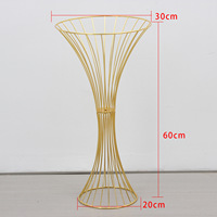 Supports de centre de table floraux en métal doré pour événements de mariage, supports de boules de fleurs en fer pour tables de mariage, vente en gros
