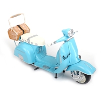 Collection d'armoires à fenêtres en fer forgé modèle scooter mouton vintage décoré de pièces nostalgiques