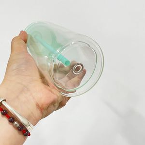 Vaso de Cerveza de Doble Pared de 12oz/15oz con Tapa de PP de Color para Sublimación DIY con Purpurina, Tipo Bola de Nieve, Preperforado - Product Image 3
