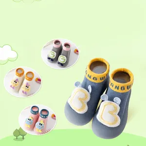 Großhandel Babys chuhe für Jungen und Mädchen 6-12 Monate Anti Slip Cartoon Print Kinder Bodens ocken Kleinkinds chuhe weich