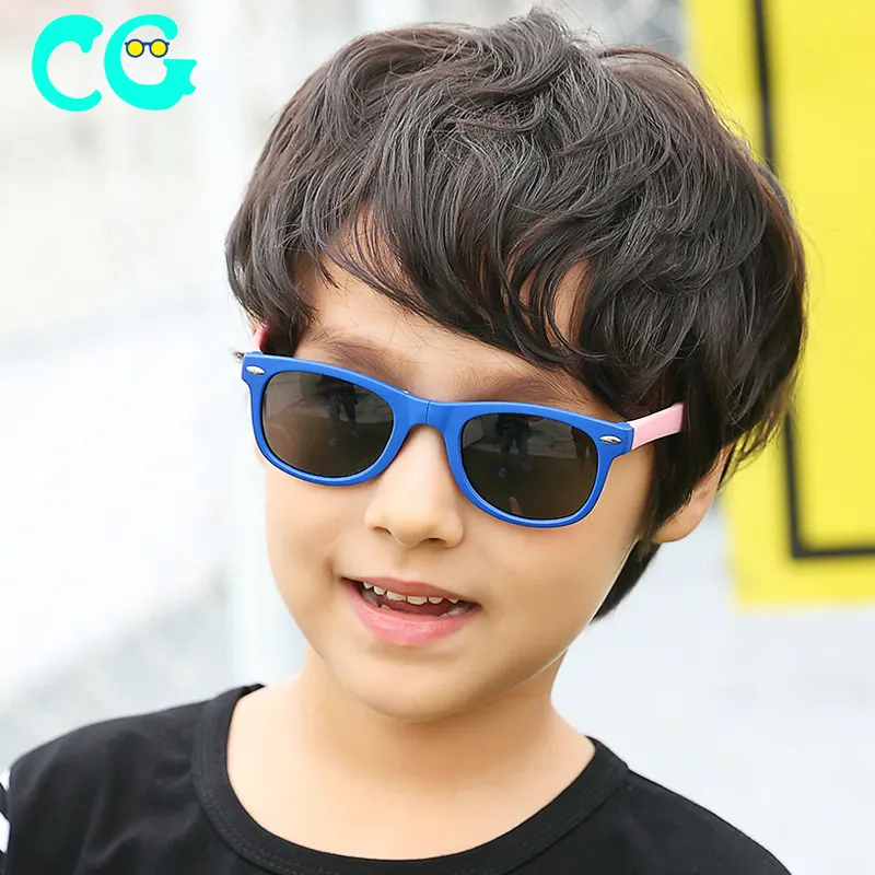 النظارات الشمسية الاطفال الاستقطاب مربع الأطفال نظارات شمسية TR90 مرنة الإطار ظلال للأولاد الفتيات مع حالة مكافحة وهج تصفية 3-13