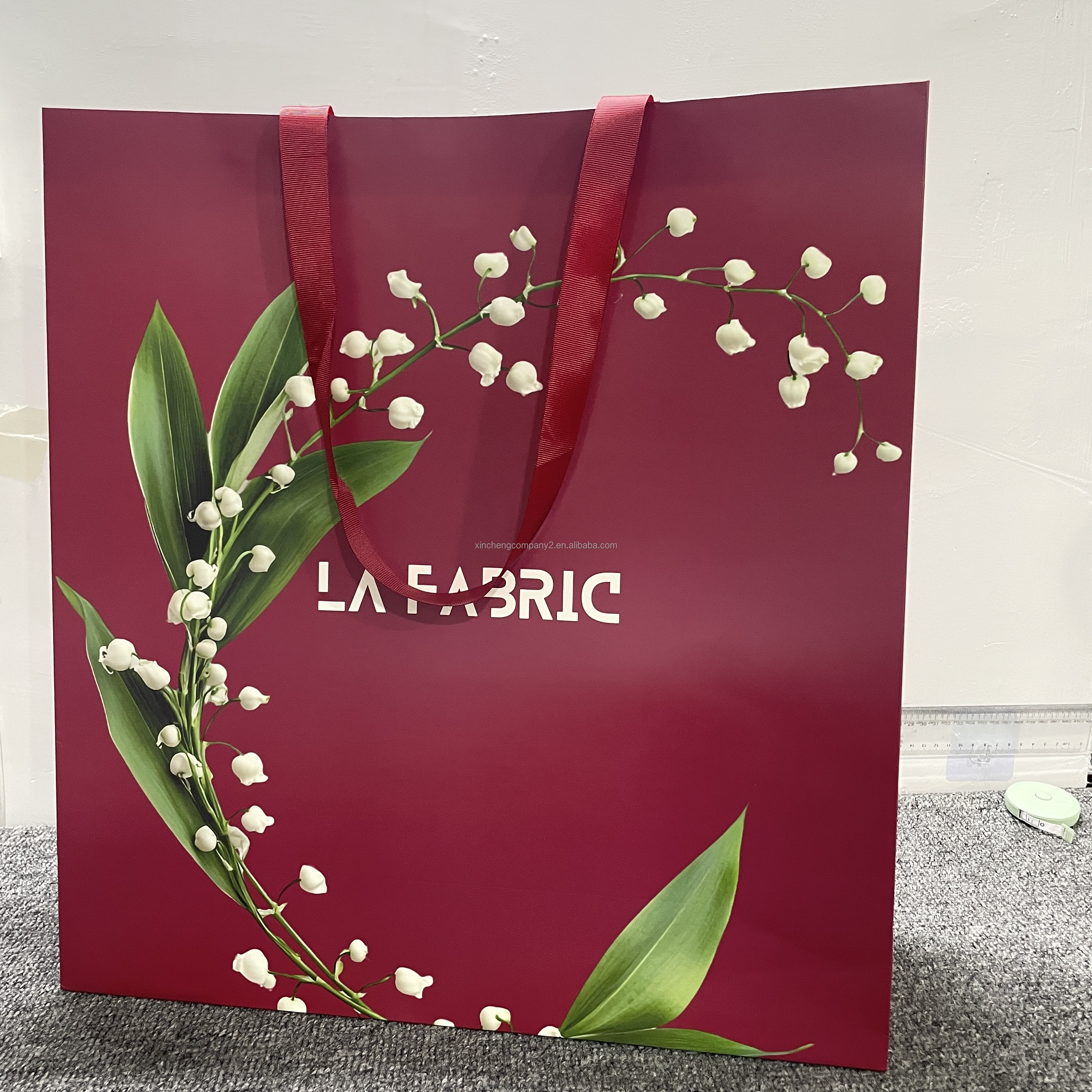 Custom logo Printed Paper Bag for Gift Shopping Packaging Kraft Paper Bag