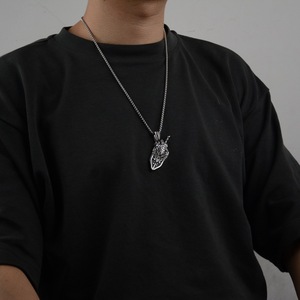 Collana Hip Hop Punk con Spada e Scudo di World of Warcraft, Ciondolo in Acciaio Inossidabile, Gioielli di Tendenza per Uomo - Product Image 3