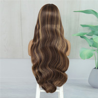 Perruque synthétique X-TRESS Highlight Lace Wig noire, cheveux longs et ondulés doux de 30 pouces, raie au milieu, résistante à la chaleur, pour femmes noires