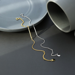 Pulsera de Cadena Cubana Pequeña Geométrica Unisex de Moda, Chapada en Oro PVD de 18k, con Dije de Barra Recta, Joyería para Aniversarios, Hecha de Latón - Product Image 2
