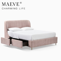 Lit double en bois massif avec tête de lit incurvée élégante et moderne, plateforme de rangement, design de luxe léger