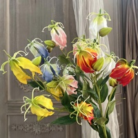 KW-F189 3-Köpfige Künstliche Gloriosa Superba Künstliche Flammen-Lilie Orangea Seiden-Lilienblüte für Hochzeitsdekoration