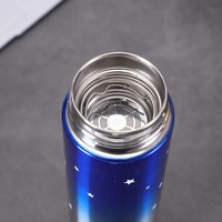 Affichage LED de la température Bouteille à vide personnalisée isolée à double paroi Smart Thermos Tumbler Bouteille d'eau Personnaliser Tumbler 500ML