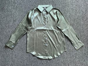 Vente en gros Automne Printemps Corée Chemise droite en satin design rétro pour femme Chemise à manches longues décontractée de couleur unie pour dame - Product Image 6