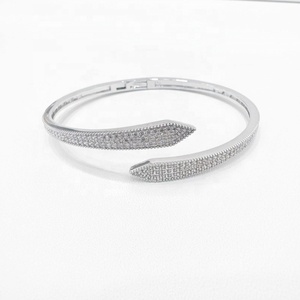 Pulseras de plata de ley 925 con circonitas para parejas, de lujo, a la moda, ajustables, gruesas, tipo brazalete abierto para chicas. - Product Image 2