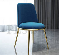 Chaises de salle à manger modernes en tissu de velours bleu Table 6 places à structure en métal doré Fabriqué en Chine Dragon Mart Dubai avec cuir PU
