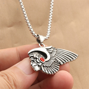 Pendentif en forme d'aile de crâne en acier inoxydable avec pierre rouge, collier rétro punk pour homme 280609 - Product Image 3