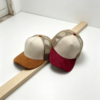 Casquette Trucker 5 Panneaux en Daim Végétalien Personnalisable avec Logo, Dos en Maille, Vierge, pour Cadeaux d'Entreprise et Sports de Plein Air – Vente en Gros