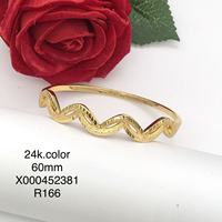 Perhiasan XUPING Berbagai Gaya Wanita Lapis Emas 24k Gelang Polos Bertumpuk Motif Bunga Bulu Gelang Fashion Perhiasan Grosir