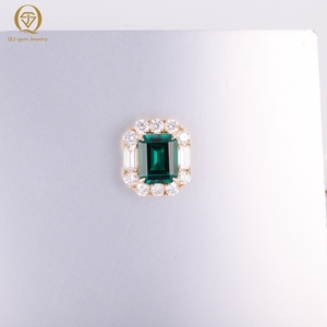 Pendientes de Oro Sólido con Esmeralda de Zambia y Halo de Diamantes Cultivados en Laboratorio para Mujer, Regalo para Fiesta o Boda, de Fabricante de Joyería - Product Image 3