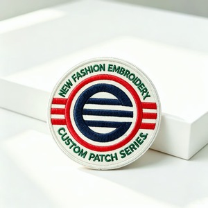Écusson brodé personnalisé rond 7x7 à coudre en tissu sergé, étiquette décorative pour uniformes et vêtements de travail - Product Image 1