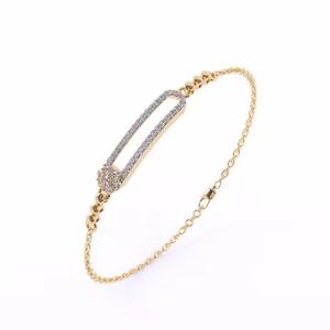 Pretty 18K Yellow Rose White Moissanite Diamond Pulsera y brazalete Elegante accesorio inspirado en diamantes - Product Image 1