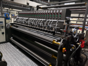 Máy làm băng y tế bằng vải cotton, máy phun phủ nóng chảy, thiết bị cán màng cho áo phẫu thuật, màng PE, vải không dệt - Product Image 3