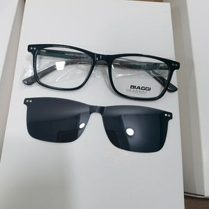 Clip sur mode <span class=keywords><strong>lunettes</strong></span> de soleil liquidation de stock aléatoire en métal inoxydable acétate <span class=keywords><strong>lunettes</strong></span> de soleil cadre <span class=keywords><strong>pas</strong></span> <span class=keywords><strong>cher</strong></span> prix magnétique <span class=keywords><strong>lunettes</strong></span> cadre - Product Image 5