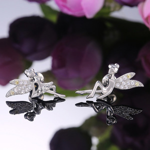 Orecchini a perno con fiore da donna, stile fresco e grazioso, accessorio per tutti i giorni - Product Image 3