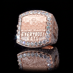 Bague Hip Hop pour Homme en Argent 925 Plaqué Or Rose avec Moissanite, Sertie Pavé 'Everybody Eats' - Product Image 1