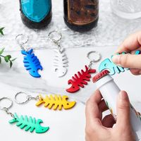 Porte-clés en métal aluminium Décapsuleur en os de poisson Charme de poisson pour hommes femmes Premier anniversaire Party Favors