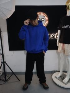 Herren Winter Hoodie mit Boxy Fit aus Schwerem Fleece-Baumwollstoff 360gsm/610gsm mit Individuellem Logo - Product Image 6